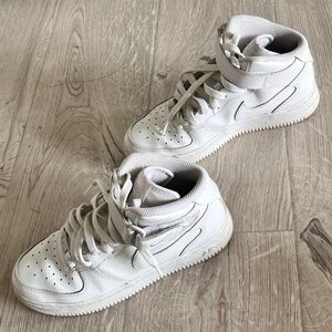 Nike White Sneakers Size 7